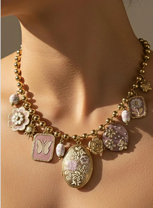 STATEMENT NECKLACE