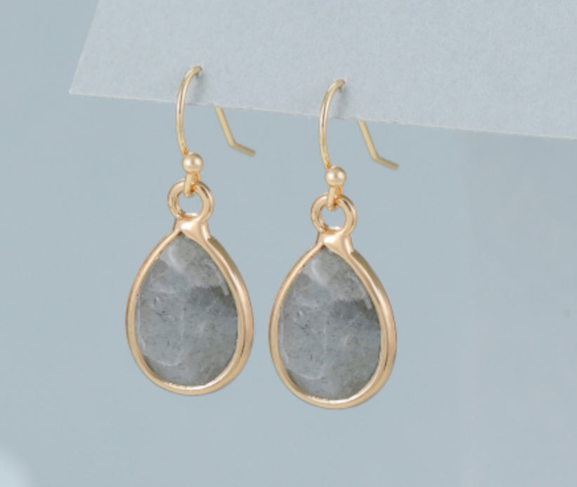 STONE DROP EARRINGS - GREEN