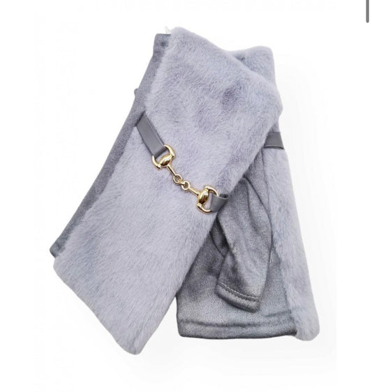 FAUX FUR CHAIN DETAIL MITTS - GREY