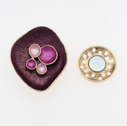 PLUM CIRCLES MAGNETIC BROOCH