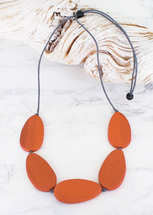 WOODEN TEARDROP NECKLACE