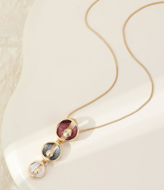 BURGUNDY PENDANT NECKLACE