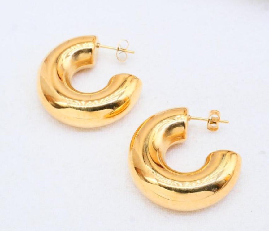 GOLD CHUNKY HOOL EARRINGS