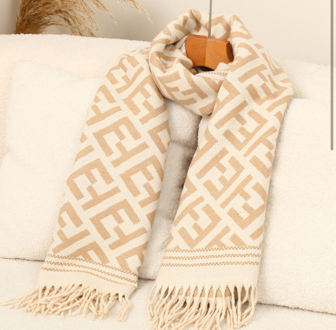 TAUPE/CREAM PRINT FRINGED SCARF