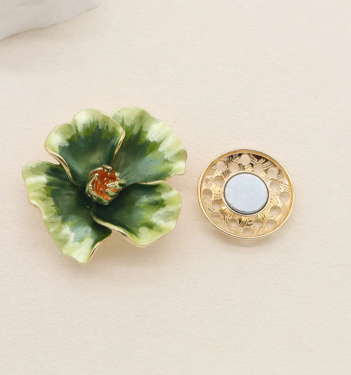 MAGNET BROOCH