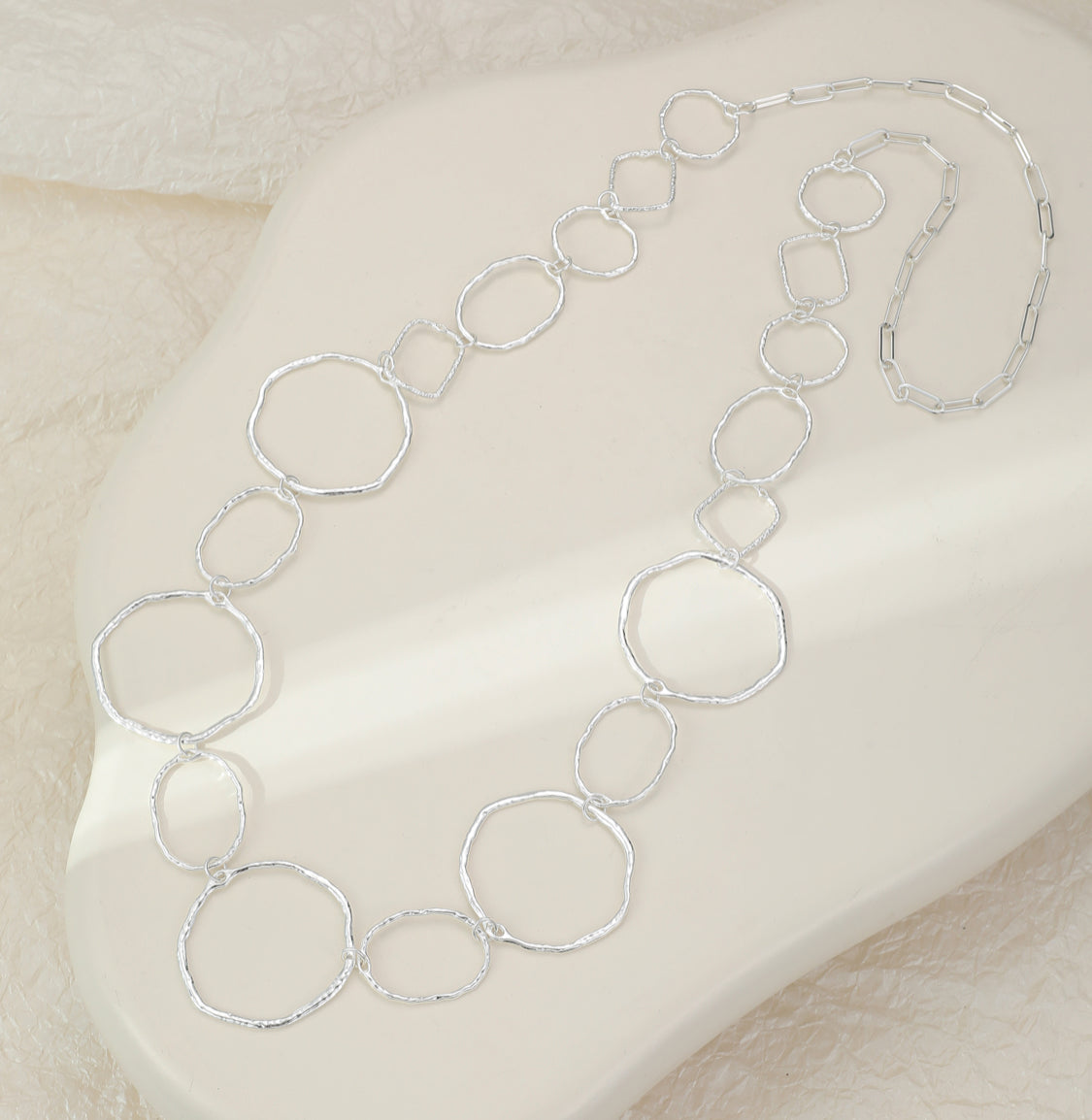 CIRCLES LINK LONG NECKLACE