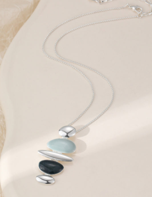 PENDANT DROP NECKLACE