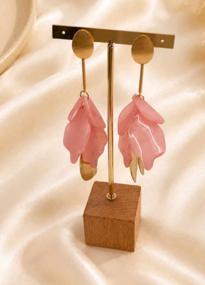 PETAL STATEMENT EARRINGS - PINK