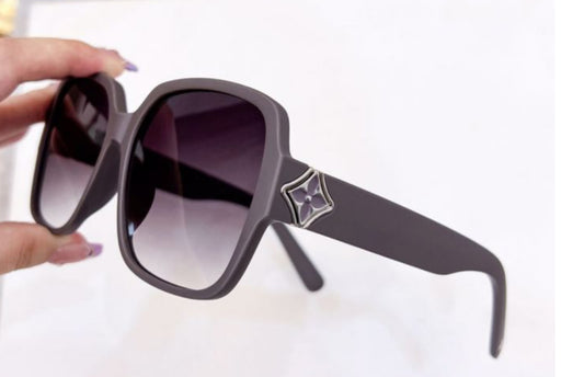 MATT CHARCOAL GREY PETAL SUNGLASSES