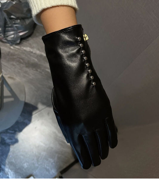 LEATHERETTE GLOVES WITH STUD/ZIP DETAIL - BLACK