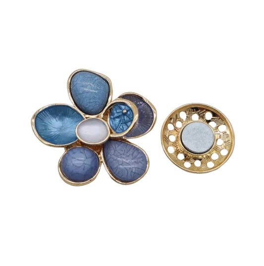 MAGNET BROOCH