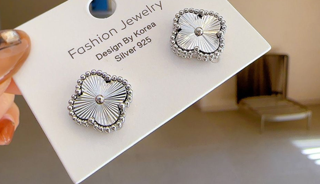 PETAL STUD EARRINGS - SILVER