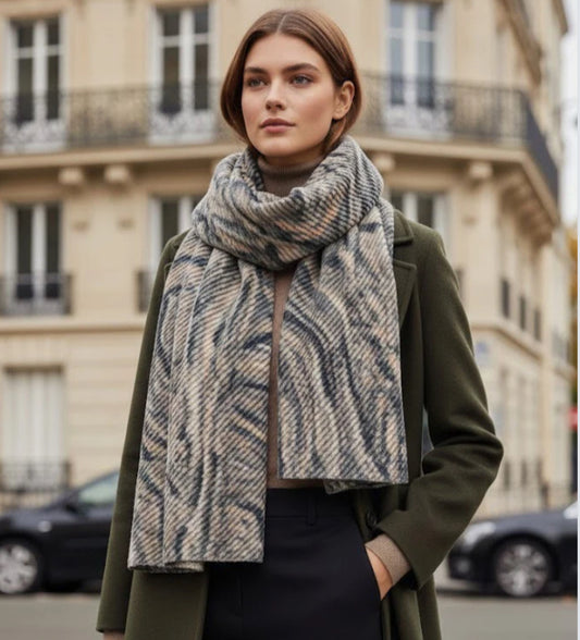 ACCORDION PLEAT SCARF