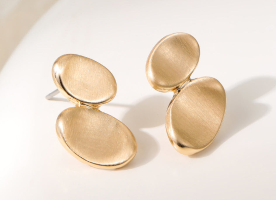 OVAL DISC STUD EARRINGS