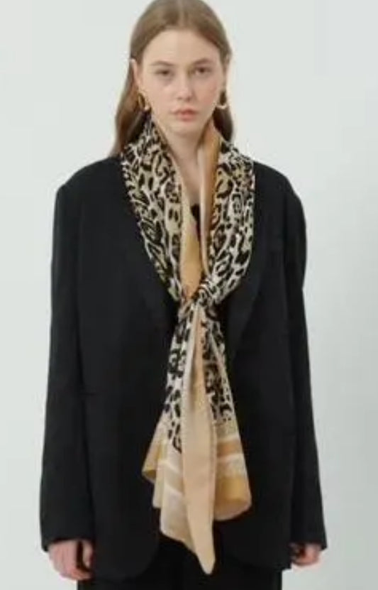 BEIGE ANIMAL PRINT SCARF