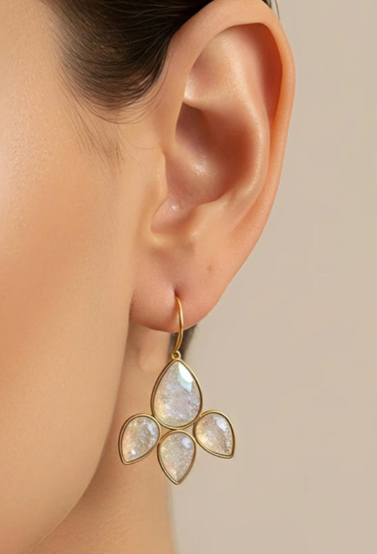 STONE EARRING