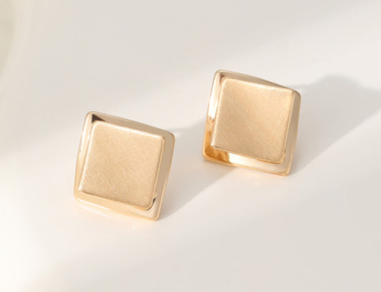 MATT SQUARE STUD EARRINGS- GOLD