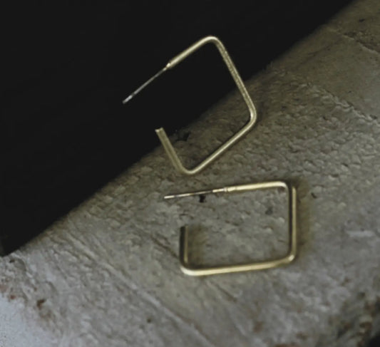 DNSK SQUARE HOOP EARRINGS