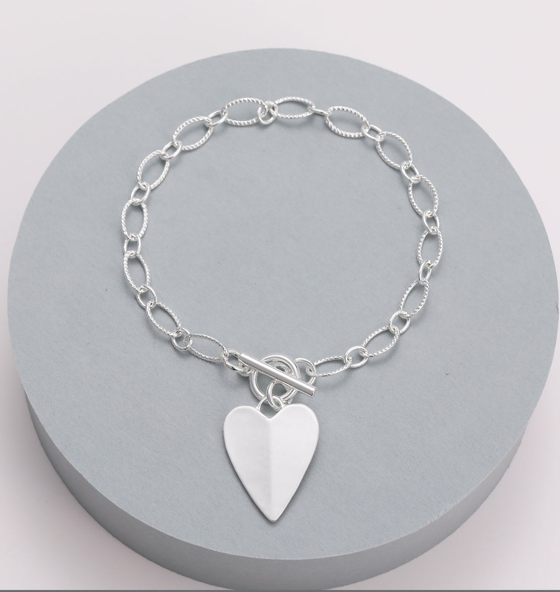 HEART CHARM T-BAR BRACELET - SILVER