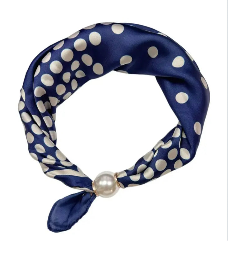 PEARL MAGNET SCARF